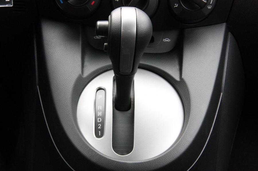  Mazda2 2010 года  (фото 131 из 183)